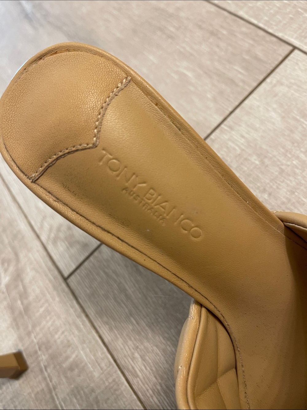 🤍👢Tony Bianco ‘Betty Mules’ Square-Toe Slide Heels in Tan size 6-Lightly used!👢🤍 - Picture 5 of 8